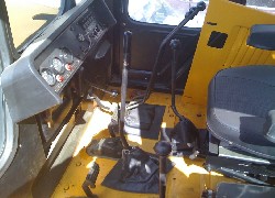 Продажа бульдозеров ЮУЗТ в Казахстане. Фотография 3 Кабина Бульдозера ЮУЗТ (Россия) в Алматы 3