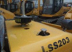 Продажа китайского одновальцового вибрационного катка YITUO (LUOYANG) LSS203 в Казахстане за 000 $. Фотография 4 Купить каток YITUO (LUOYANG) (Китай) в Алматы, модель LSS203, цена DDP: 000 $. Фото 4