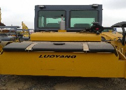 Продажа китайского вибрационного катка YITUO (LUOYANG) YZC10GS в Казахстане за 000 $. Фотография 2 Купить дорожный каток YITUO (LUOYANG) (Китай) в Алматы, модель YZC10GS, цена DDP: 000 $. Фото 2