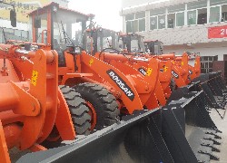 Продажа южно-корейского фронтального погрузчика DOOSAN DL301 в Казахстане за 000 $. Фотография 26 Купить фронтальный погрузчик DOOSAN (Южная Корея) в Алматы, модель DL301, цена DDP: 000 $. Фото 26