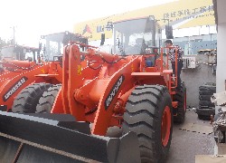 Продажа южно-корейского фронтального погрузчика DOOSAN DL503 в Казахстане за 000 $. Фотография 1 Купить фронтальный погрузчик DOOSAN (Южная Корея) в Алматы, модель DL503, цена DDP: 000 $. Фото 1
