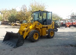 Продажа китайского фронтального погрузчика Foton Lovol FL920-II в Казахстане за 000 $. Фотография 36 Купить фронтальный погрузчик Foton Lovol (Китай) в Алматы, модель FL920-II, цена DDP: 000 $. Фото 36