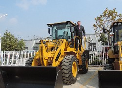 Купить фронтальный погрузчик Foton Lovol (Китай) в Алматы, модель FL936E, цена DDP: 000 $. Фото 56