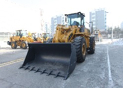 Продажа китайского фронтального погрузчика Foton Lovol FL956F-II в Казахстане за 000 $. Фотография 3 Купить фронтальный погрузчик Foton Lovol (Китай) в Алматы, модель FL956F-II, цена DDP: 000 $. Фото 3