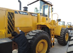 Продажа китайского фронтального погрузчика Foton Lovol FL956F-II в Казахстане за 000 $. Фотография 90 Купить фронтальный погрузчик Foton Lovol (Китай) в Алматы, модель FL956F-II, цена DDP: 000 $. Фото 90