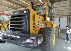 Продажа китайского фронтального погрузчика Foton Lovol FL956F-II в Казахстане за 000 $. Фотография 100 Купить фронтальный погрузчик Foton Lovol (Китай) в Алматы, модель FL956F-II, цена DDP: 000 $. Фото 100