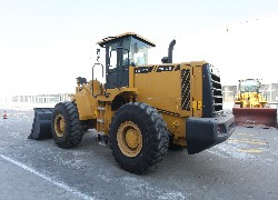 Продажа китайского фронтального погрузчика Foton Lovol FL956F-II в Казахстане за 000 $. Фотография 113 Купить фронтальный погрузчик Foton Lovol (Китай) в Алматы, модель FL956F-II, цена DDP: 000 $. Фото 113