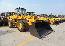 Продажа китайского фронтального погрузчика Foton Lovol FL966F-II в Казахстане за 000 $. Фотография 14 Купить фронтальный погрузчик Foton Lovol (Китай) в Алматы, модель FL966F-II, цена DDP: 000 $. Фото 14