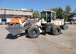 Продажа китайского фронтального погрузчика RONGWEI, ZL942 в Казахстане за 000 $. Фотография 18 Купить фронтальный погрузчик RONGWEI (Китай) в Алматы, модель ZL942, цена DDP: 000 $. Фото 18