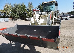 Продажа китайского фронтального погрузчика RONGWEI, ZL942 в Казахстане за 000 $. Фотография 24 Купить фронтальный погрузчик RONGWEI (Китай) в Алматы, модель ZL942, цена DDP: 000 $. Фото 24