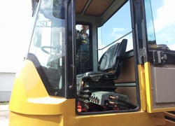 Продажа китайского фронтального погрузчика SDYD, ZL30 в Казахстане за 000 $. Фотография 106 Купить фронтальный погрузчик SDYD (Китай) в Алматы, модель ZL30, цена DDP: 000 $. Фото 106