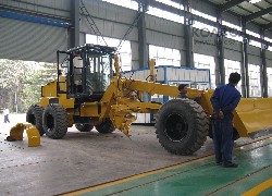 Продажа китайского грейдера FPY220C Foton Lovol  в Казахстане за 000 $. Фотография 1 Купить грейдер Foton Lovol (Китай) в Алматы, модель FPY220C, цена DDP: 000 $. Фото 1