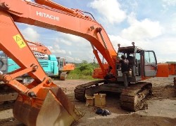Купить экскаватор Hitachi (Япония) в Алматы, модель ZX330, цена DDP: 000 $. Фото 6