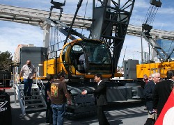 Продажа китайского гусеничного крана Sany, SCC8300 в Казахстане. Цена DDP 000 $. Фотография 4 Купить гусеничный кран Sany, SCC8300 в Алматы, за 000 $, рассрочка - 6 месяцев. Фото 4