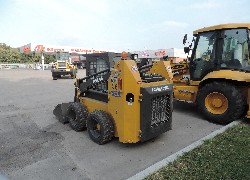 Продажа китайского мини-погрузчика Foton Lovol FSL45 в Казахстане за 000 $. Фотография 18 Купить Дизельный мини-погрузчик Foton Lovol (Китай) в Алматы, модель FSL45, цена DDP: 000 $. Фото 18